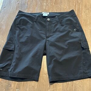Pearl Izumi Women's Black Cargo Shorts